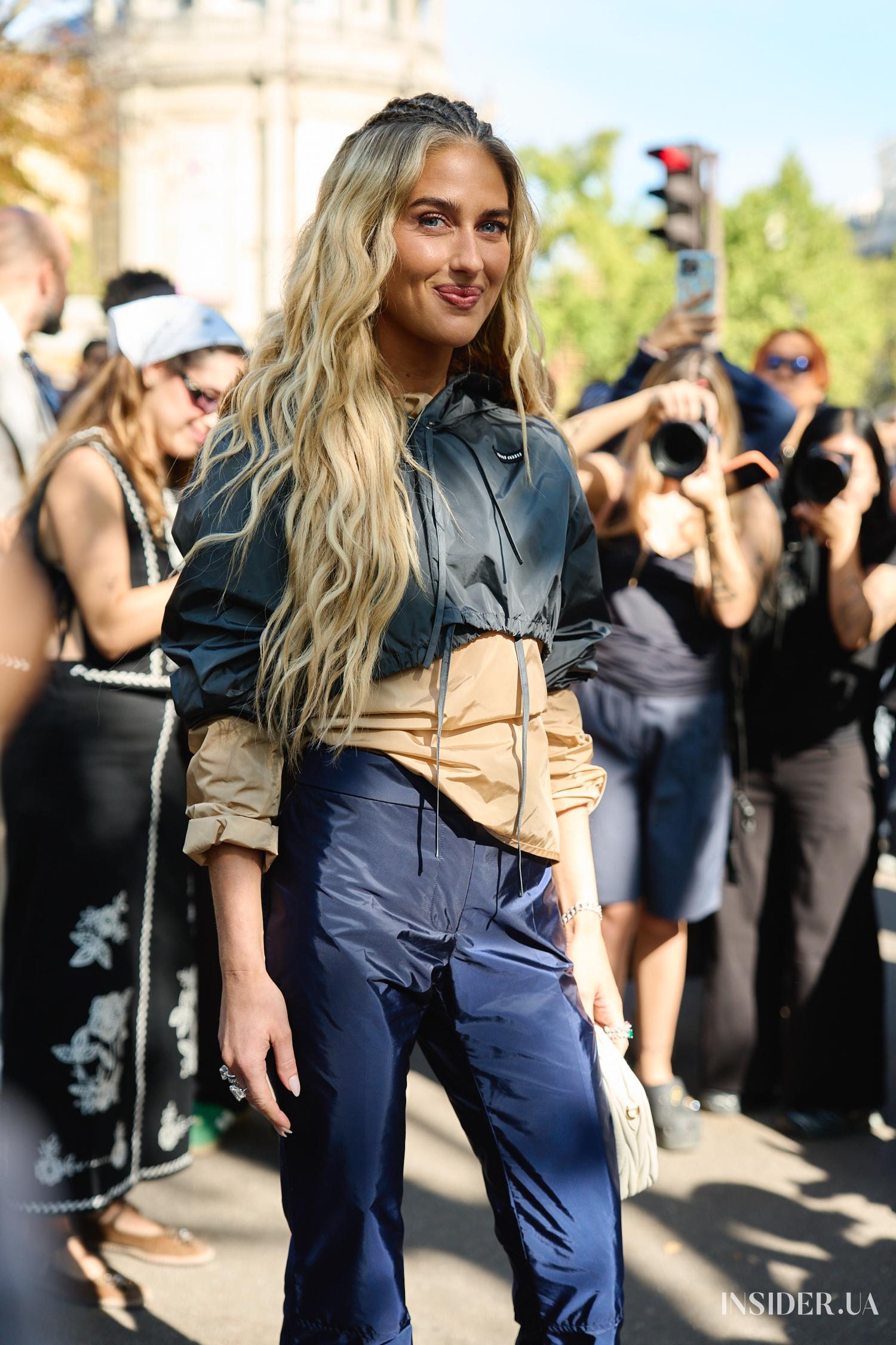 Street style PFW SS&rsquo;27: найяскравіші образи гостей показу Miu Miu