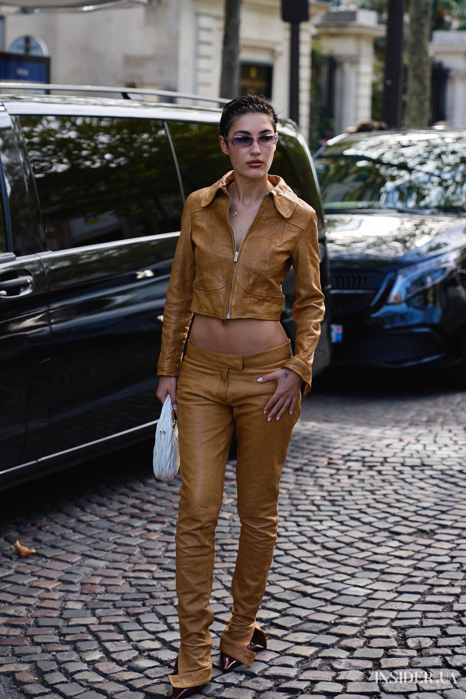Street style PFW SS&rsquo;27: найяскравіші образи гостей показу Miu Miu