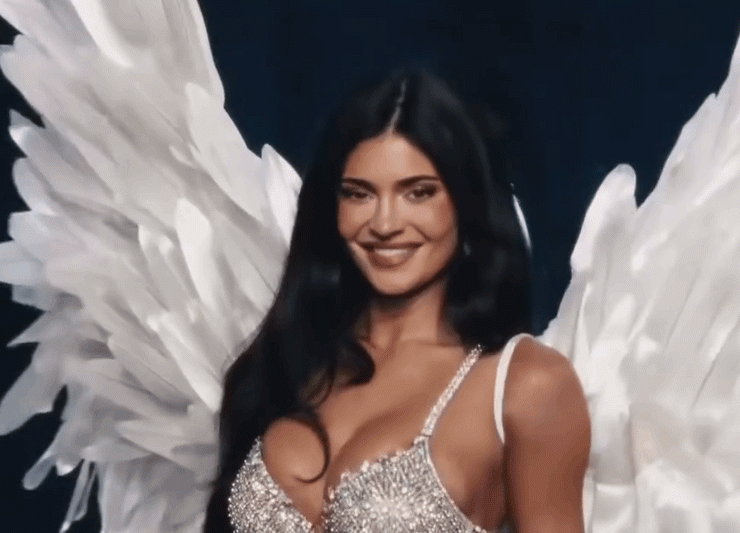 Кайли Дженнер в Fantasy Bra за $50 миллионов: как прошло шоу Victoria’s Secret