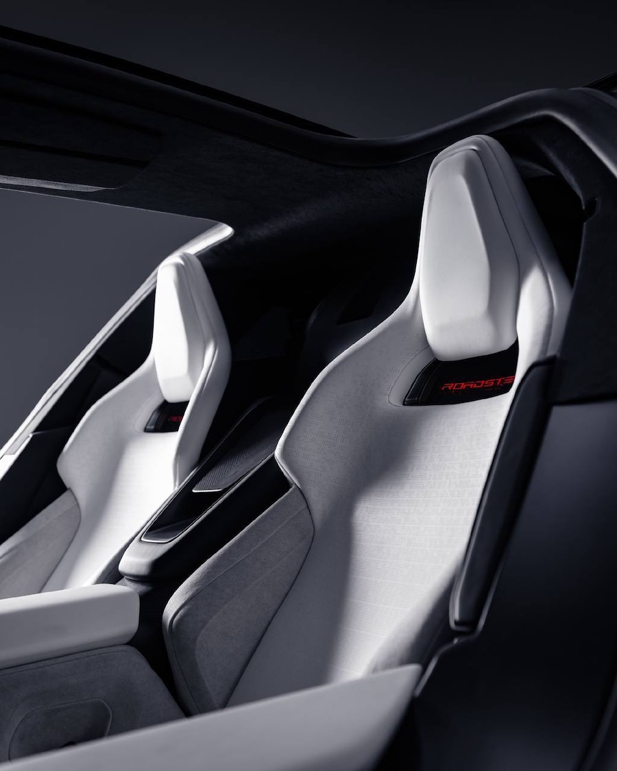 Літає та їздить догори колесами: Ілон Маск показав нову Tesla