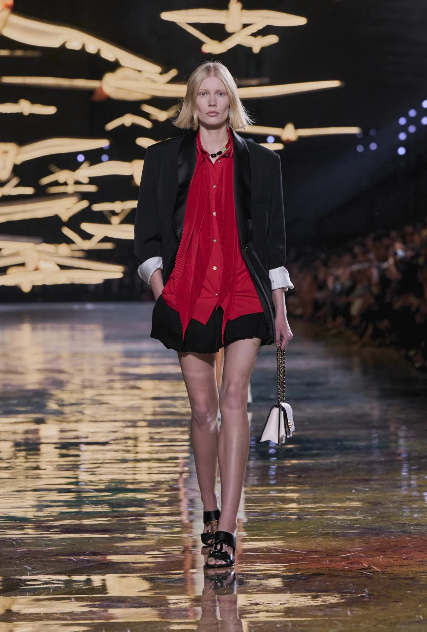 Більше тіла та сміливих рішень: Chanel показав нову колекцію SS&rsquo;27 у Парижі