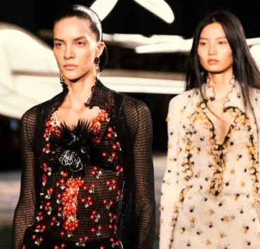 Більше тіла та сміливих рішень: Chanel показав нову колекцію SS&rsquo;27 у Парижі