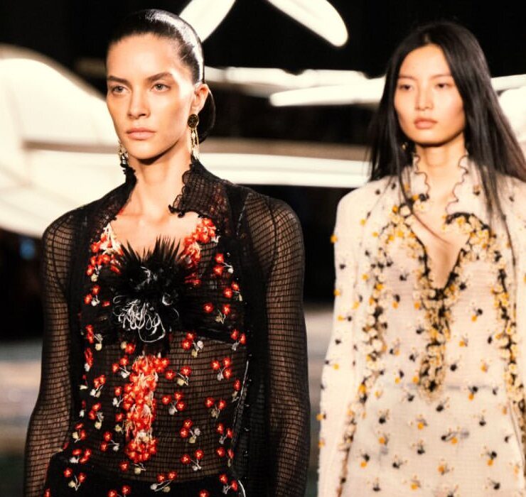 Більше тіла та сміливих рішень: Chanel показав нову колекцію SS’27 у Парижі